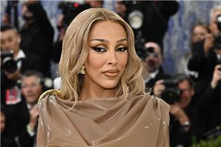 Η Doja Cat αποκάλυψε ότι «πάλεψε» με την κοκαΐνη και το αλκοόλ