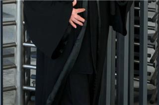 Δήλωνε κληρικός, βγήκε στον δρόμο στα Πετράλωνα και έδειχνε τα γεννητικά του όργανα στους περαστικούς