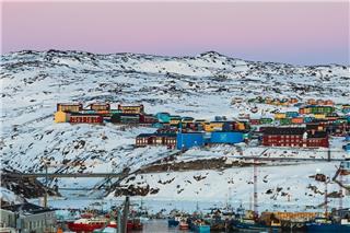 Η Γροιλανδία δεν πρόκειται να δεχθεί εξαγορά από τον Τραμπ: «Θα αμυνθούμε μέσω του NATO»