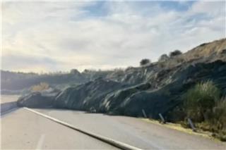 Κατολίσθηση στην Ιόνια Οδό: Κλειστό το τμήμα από Αρτα μέχρι Αμφιλοχία