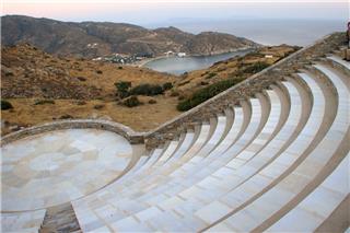 Το ελληνικό νησί που τα διεθνή μέσα ονόμασαν «βασίλισσα των αντιθέσεων»