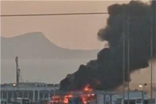 Ηράκλειο: Φωτιά κοντά στο αεροδρόμιο - Κάηκε ολοσχερώς λεωφορείο (Βίντεο)