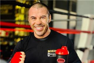 Ιστορική αναμέτρηση: Μιχάλης Ζαμπίδης εναντίον Φλόιντ Μέιγουεδερ - Πότε και πού παίζουν