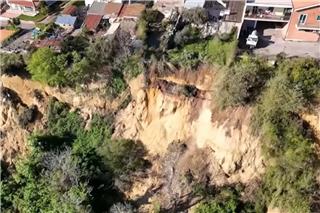 Μεγάλη κατολίσθηση με μέτωπο 4 χιλιομέτρων έκοψε στα δύο την Ιταλία