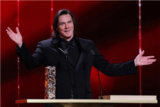 Τζιμ Κάρεϊ: Απρόσμενα μη αναγνωρίσιμος, σχολιάζουν για την ανανεωμένη εικόνα του