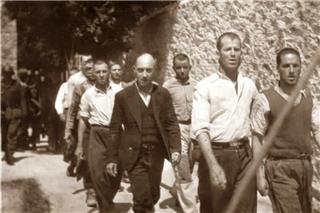 Κατέβηκαν από το eBay οι φωτογραφίες από την εκτέλεση των 200 στην Καισαριανή