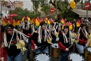 Η Αθήνα κορυφώνει τις αποκριάτικες εκδηλώσεις της: Παρέλαση, μουσική και ξεφάντωμα σε Σύνταγμα, Ερμού και Κοτζιά