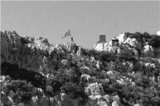 Μητσοτάκης στο Καστελλόριζο: Κάτοικος υψώνει τη σημαία σε συγκινητικό βίντεο
