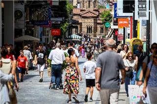 Το ωράριο των καταστημάτων σήμερα Μεγάλη Παρασκευή