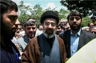 Διάδοχος Χαμενεΐ: Ποιος είναι ο γιος του, Μοτζτάμπα, που θεωρείται «πιο σκληροπυρηνικός από τον πατέρα του»