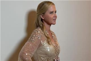 Έιμι Σούμερ: Η σέλφι με μαγιό και το μήνυμα σε όσους την κατακρίνουν μετά την απώλεια κιλών