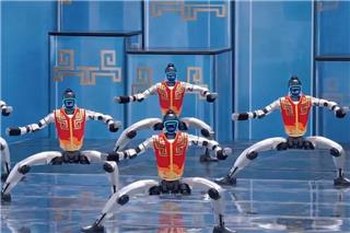 Ανθρωποειδή ρομπότ στην Κίνα: Από τις γκάφες του 2025 στα εντυπωσιακά σόου kung fu του 2026