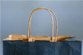 Ανοιχτά καταστήματα σήμερα Κυριακή: Τι ώρα κλείνουν