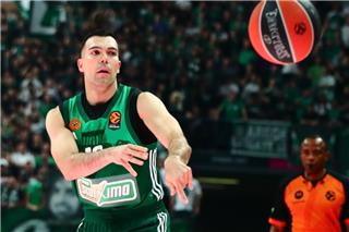 Χειρουργήθηκε ο Κώστας Σλούκας - Πότε επιστρέφει