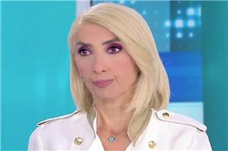 «Σιχτίρια λέω, όχι μπινελίκια»: Η ατάκα της Καραμήτρου on air που «ξεκαρδίσε» το πλατό