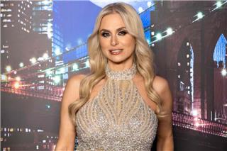 Ζωή Κρονάκη για τον σύζυγό της: Τον γνώρισα σε ένα μαγαζί από προξενιό για άλλη γυναίκα, η οποία εξαφανίστηκε