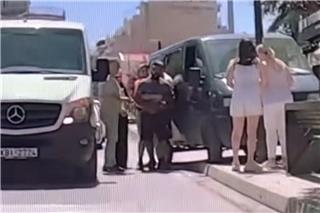 Ξάνθη: Οδηγός έσωσε άνδρα που πνιγόταν με λαβή Χάιμλιχ στη μέση του δρόμου