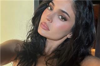 «Μαμά, γιατί είστε διάσημοι;»: Η Κάιλι Τζένερ λύγισε όταν το εξήγησε στην 8χρονη κόρη της