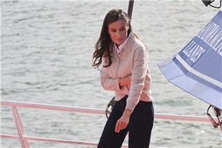 Βασίλισσα Λετίθια: Η απρόσμενη τούμπα πάνω σε αλιευτικό σκάφος που έγινε viral – Δείτε βίντεο