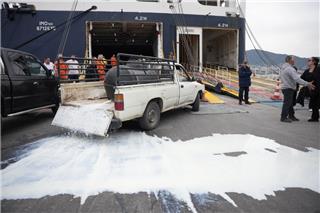 Μυτιλήνη: Στο «κόκκινο» οι αγρότες εξαιτίας του αφθώδους πυρετoύ - Απέκλεισαν το λιμάνι