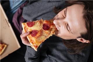 Τρως αυτά τα τρόφιμα; Tι κάνουν στα γόνατά σου χωρίς να το καταλάβεις