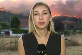 Μαρία Σιαμπάνου: Οι πυροσβέστες υπερασπίζονται τη ρεπόρτερ που γέλασε στη φωτιά