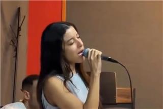 Μαρίνα Σάττι: Τραγουδά Μάνο Λοΐζο - Τα δύο ιστορικά κομμάτια της πρόβας που έγιναν viral