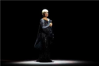 Live το τελευταίο αντίο στη Μαρινέλλα στη Μητρόπολη Αθηνών