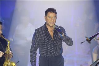 Υπόθεση Μαζωνάκη: Ο εισαγγελέας ζητά διευκρινίσεις από τον 21χρονο για τη μήνυση σε βάρος του τραγουδιστή