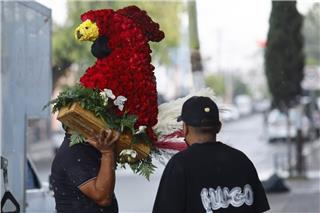 Μεξικό: Ο βαρόνος των ναρκωτικών «Ελ Μέντσο» θάφτηκε σε χρυσό φέρετρο