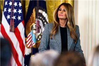 Μελάνια Τραμπ: «Έκοψε» μόλις ένα εισιτήριο στην πρεμιέρα του ντοκιμαντέρ της στη Βρετανία