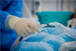 Σοκαριστικό περιστατικό στο Κιάτο: 40χρονη στο νοσοκομείο – Είχε αφαιρεθεί το δέρμα της από τα μάτια έως τον σβέρκο