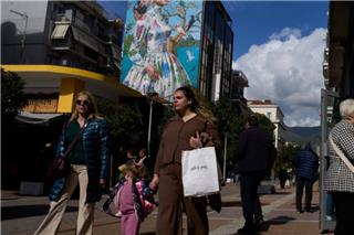 Μέτρα ΔΕΘ: Πότε και πόσα θα δουν στην τσέπη τους μισθωτοί, συνταξιούχοι, επαγγελματίες, ιδιοκτήτες