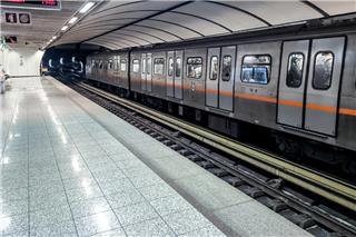 Nεκρός 65χρονος που έπεσε στις γραμμές του μετρό - Εκτός λειτουργίας η «κόκκινη» Γραμμή στο Σύνταγμα