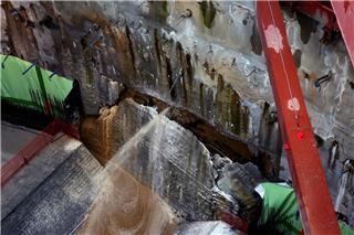 Με το Break on through των Doors και χειροκροτήματα ο μετροπόντικας Αθηνά στον Ευαγγελισμό για την επέκταση της γραμμής 4