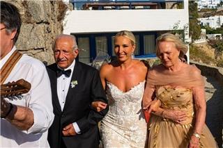 Παραμυθένιος γάμος για την ομογενή και συνεργάτιδα του Τραμπ, Αλεξάνδρα Βελέτση, στη Μύκονο