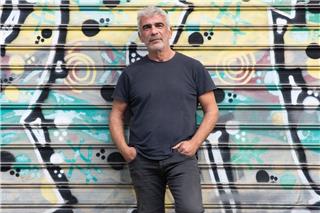Ο Δημήτρης Μυστακίδης κοιτάζει μπροστά μετά από 30 χρόνια μουσικής