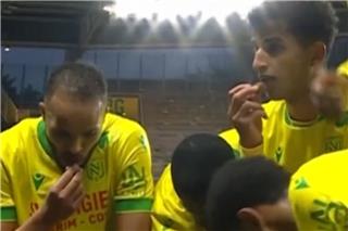 Γαλλία: Ο τερματοφύλακας της Ναντ προσποιήθηκε τραυματισμό για να φάνε οι μουσουλμάνοι συμπαίκτες του, δείτε βίντεο