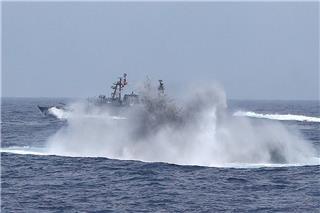 Το Ιράν ετοιμάζει ναυτικές νάρκες για να μπλοκάρει τα Στενά του Ορμούζ