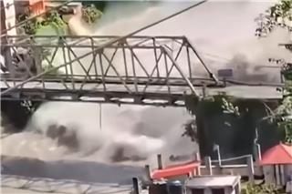 Νεπάλ: Βιβλικές διαστάσεις καταστροφή - Πάνω από 100 εργάτες εγκλωβισμένοι σε σήραγγα, 470 νεκροί
