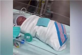 Celebrity από… το μαιευτήριο: Τι απίστευτο κάνει ένα νεογέννητο που αφήνει τους πάντες άφωνους