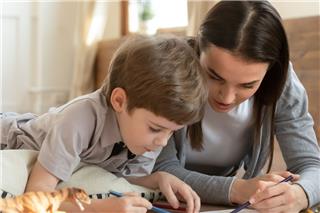 Ανοίγει η πλατφόρμα για τις «Νταντάδες της Γειτονιάς» στις 27 Απριλίου