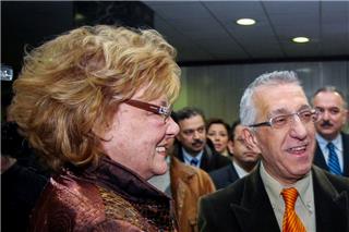 Ο Νικήτας Κακλαμάνης έκανε πράξη την τελευταία επιθυμία της Μάρως Κοντού: «Ένα ποτήρι ουίσκι και ένα τσιγάρο…»