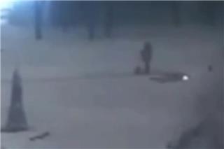 Ουκρανός οδοκαθαριστής συνέχισε τη δουλειά του την ώρα ρωσικής επίθεσης κι έγινε σύμβολο αντοχής στα social media