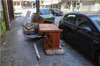 Από φέρετρο μέχρι... βάρκα στα σκουπίδια της Θεσσαλονίκης: Τα πιο παράξενα αντικείμενα που μάζεψε ο δήμος