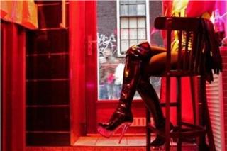 Θεσσαλονίκη: Έφοδος της ΕΛΑΣ σε δύο οίκους ανοχής