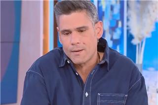 Δημήτρης Ουγγαρέζος – Συγκινεί η εξομολόγηση για τη μητέρα του: «Ναι, το έζησα αυτό, αναγκαστήκαμε και πήγαμε σε άλλο γιατρό»