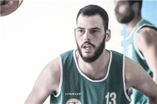 Παναγιώτης Κρέτσης: Το 2022 είχε σκοτωθεί σε τροχαίο ο αδερφός του 33χρονου αθλητή που πέθανε στο γήπεδο