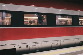 Νέο σιδηροδρομικό ατύχημα στην Ισπανία: Τρένο συγκρούστηκε με γερανό στην Καρθαγένη