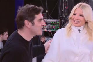 Χριστόφορος Παπακαλιάτης: Εισέβαλε στο πλατό του Buongiorno – «Να έρθω να παίξω;»